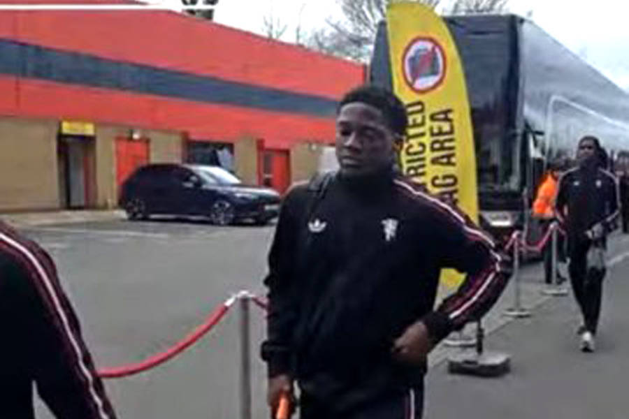 曝曼联新帝星愿降低续约周薪要求！拉爵不置可否，其地位仍需考验